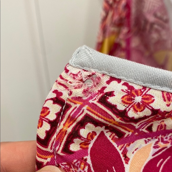 💥 Floral Peplum Wrap Top with Pink and Yellow Accents Women’s Large - Picture 10 of 14